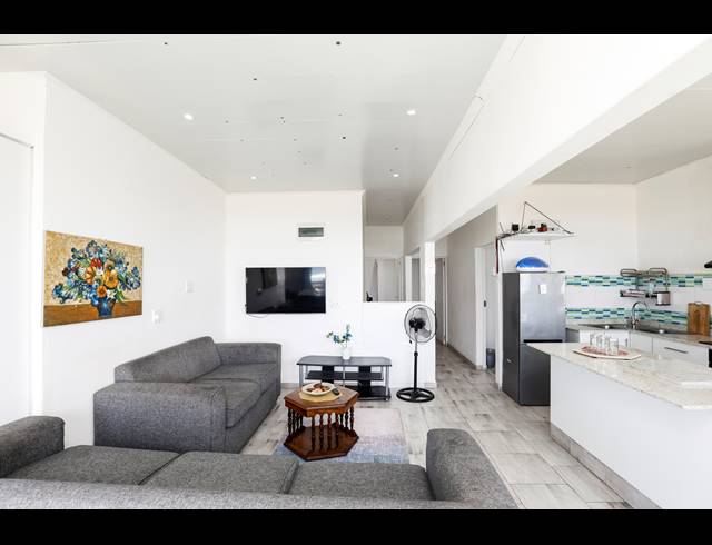 6 BEDROOM FREEHOLD FOR SALE IN BLUFF